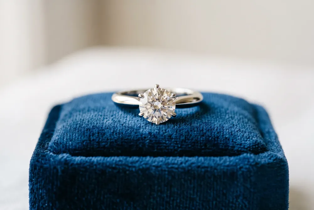See how iconic celebrity styles inspire contemporary bridal jewelry, allowing you to translate red-carpet glamour into a bespoke heirloom.