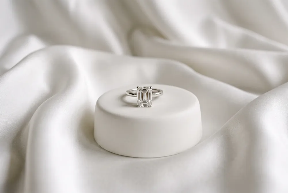 With its elongated proportions and clean lines, the emerald cut gently lengthens the finger for a graceful, flattering silhouette.