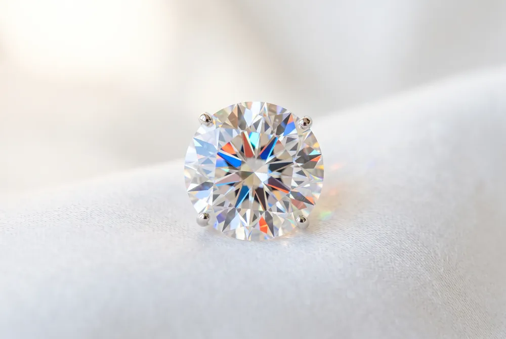 Experience the exceptional fire and ethical beauty of lab-grown moissanite, offering a remarkably durable and vibrant centerpiece for your bespoke engagement ring.