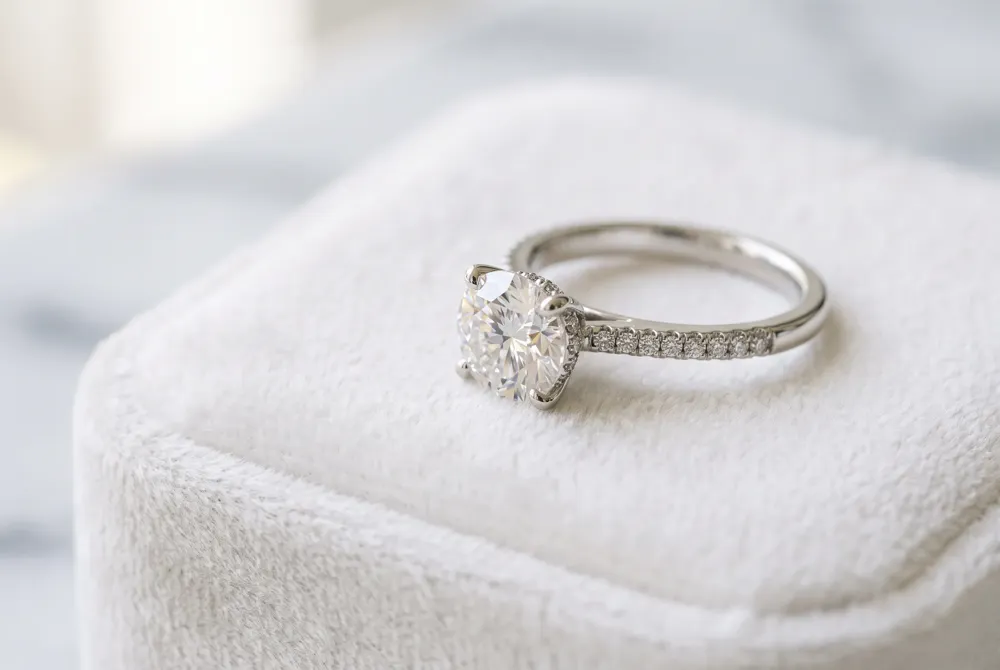 Discover how the iconic Taylor Swift engagement ring inspires a contemporary revival of vintage-inspired elegance and bespoke artisan design.