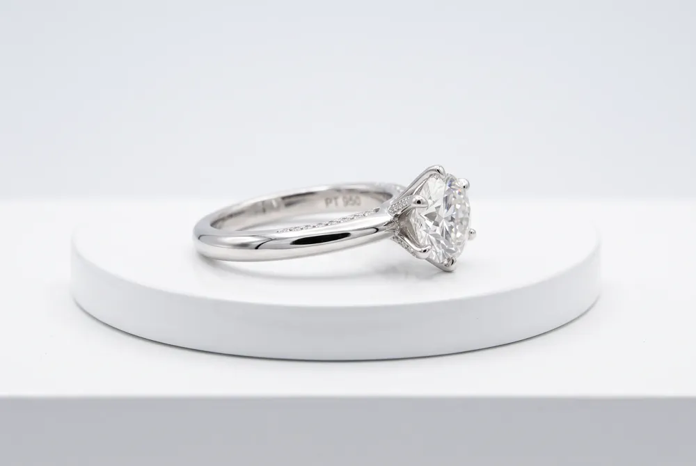 Understanding the language of diamond quality—karat, cut, clarity, and setting—combined with independent grading reports and virtual try-on tools, allows you to evaluate a piece's craftsmanship from any screen.