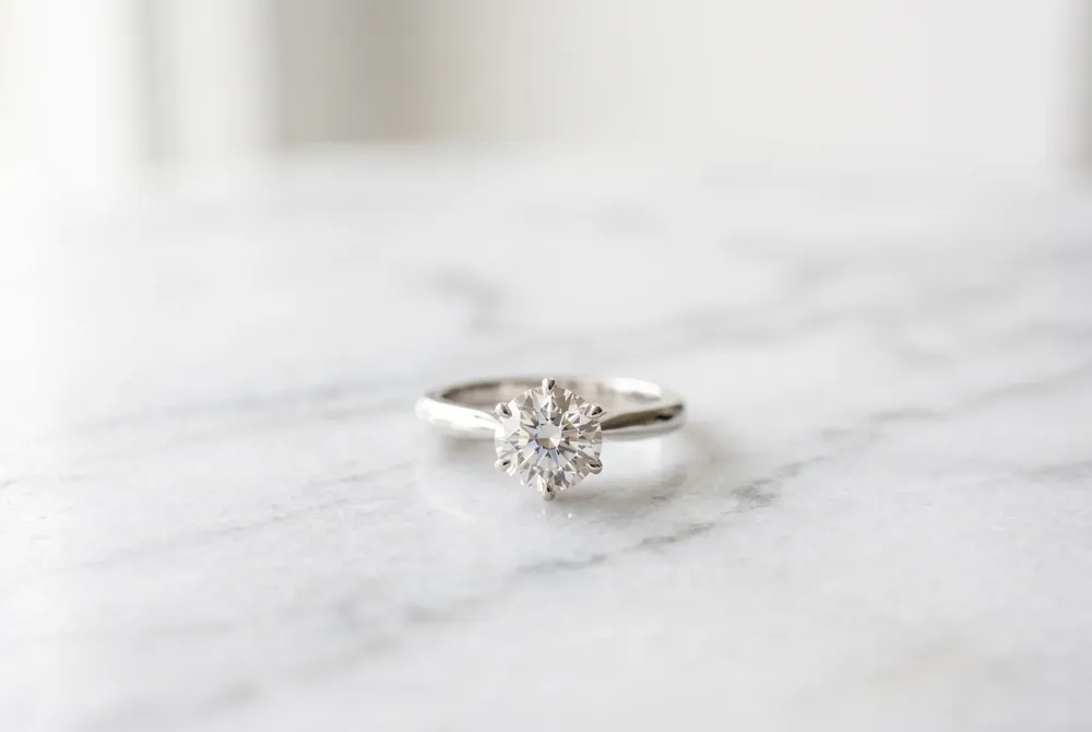 Minimalist petal bands offer a refined, understated approach to botanical jewelry, perfect for graceful everyday wear.