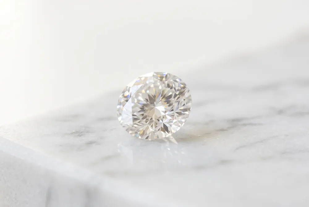 Explore the sophisticated union of understated luxury and historical charm that defines the iconic aesthetic of the modern antique-cut diamond ring.