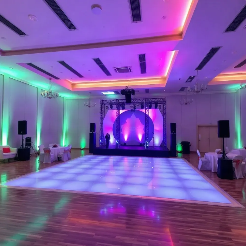 Kies voor All Star Entertainment als jouw full-service partner en ervaar een totaal ontzorgde dag met perfect afgestemd licht, geluid, een bruiloft-dj en de ultieme verlichte dansvloer.